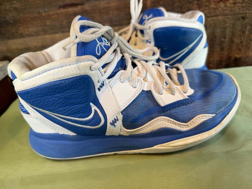 Nike Kyrie Flytrap 6 Basketball Shoes Size 6 US